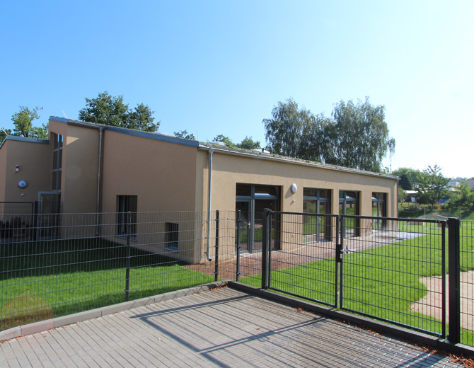 Kita Siethen Haus mit Zaun